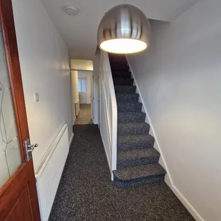 Comfy Three Bedroom House In Coventry Exhall Exterior photo